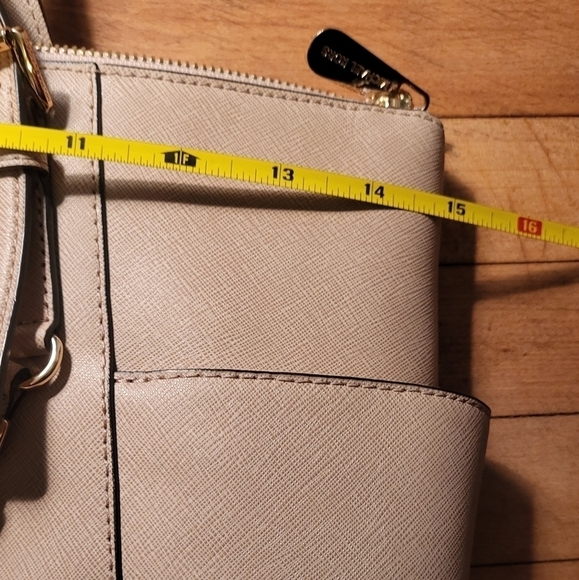 Michael Kors Medium Jet Set Top Handle Tote Bag - Picture 10 of 15